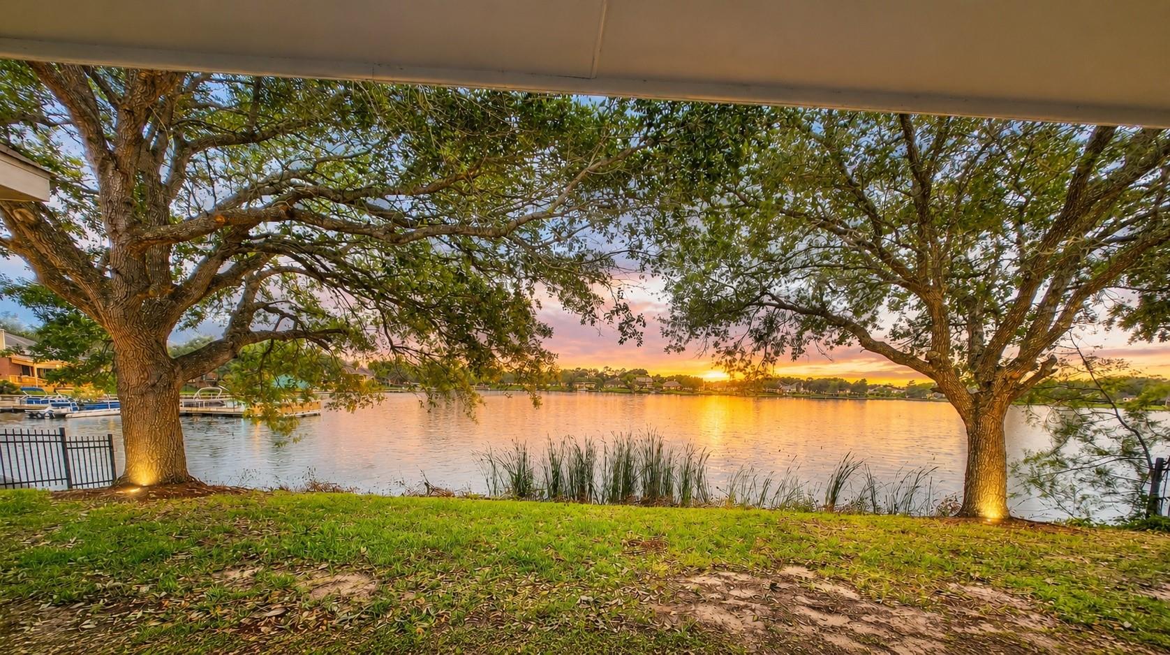 4018 Crystal Lake Circle N