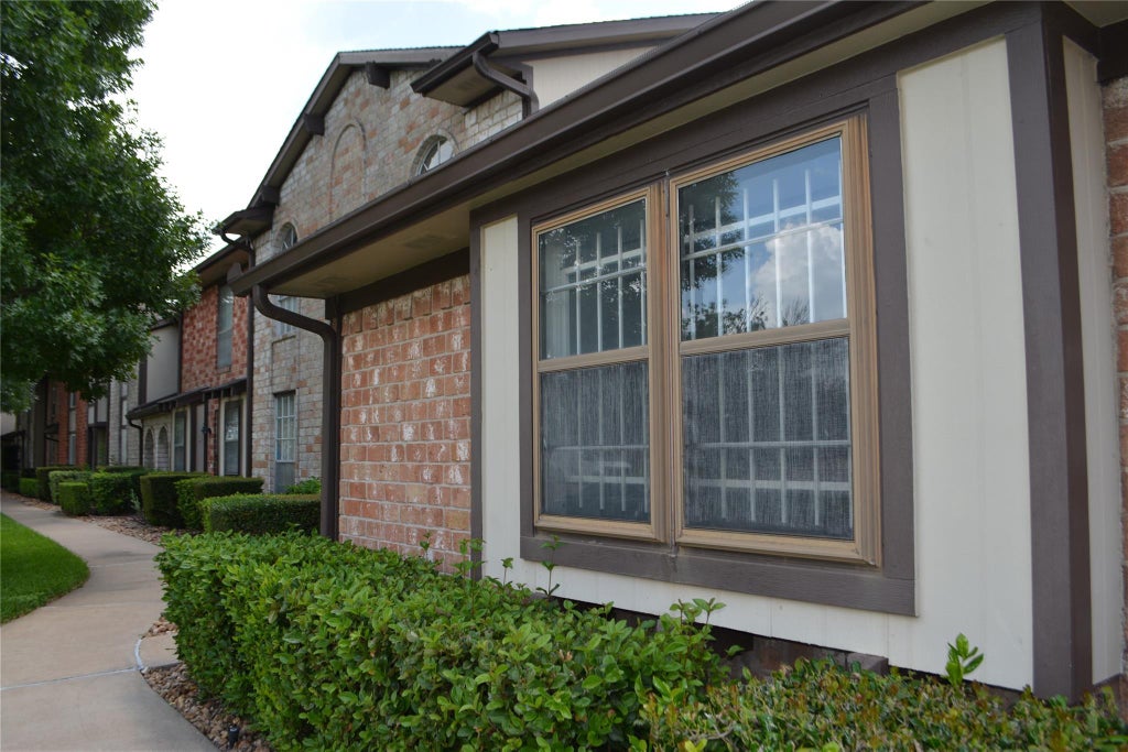 Photo of 11526 S Kirkwood Road, Houston, TX 77477 (MLS # 20219003)