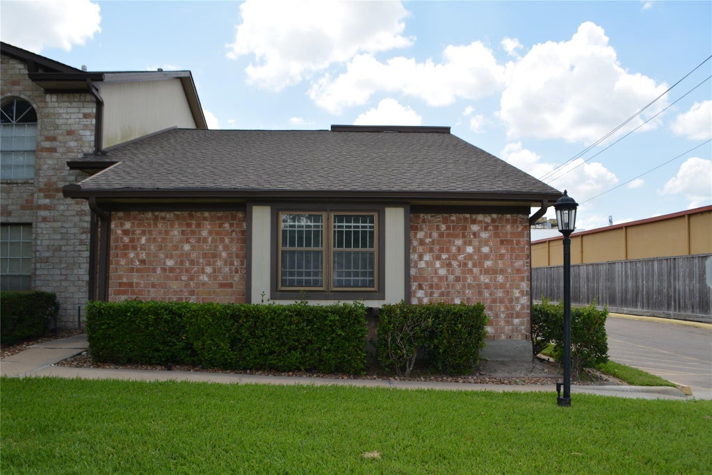 Photo of 11526 S Kirkwood Road, Houston, TX 77477 (MLS # 20219003)