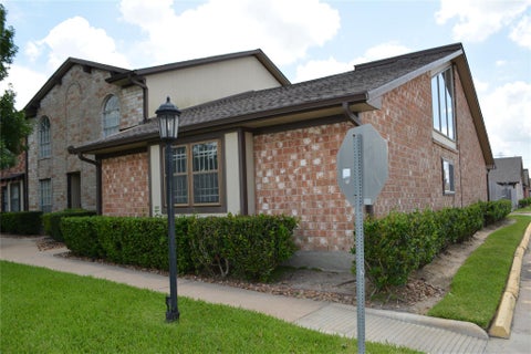 Photo of 11526 S Kirkwood Road, Houston, TX 77477 (MLS # 20219003)