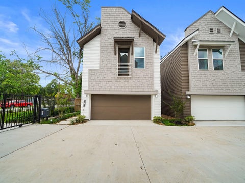 Photo of 7508 Carver Road #E, Houston, TX 77088 (MLS # 85767935)