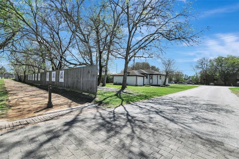 Homes For Sale - 122 Commerce Street<br/> Magnolia, TX 77355