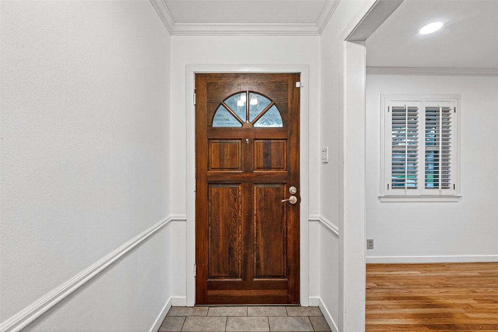 Photo of 5006 Creekbend Drive, Houston, TX 77035 (MLS # 49494419)