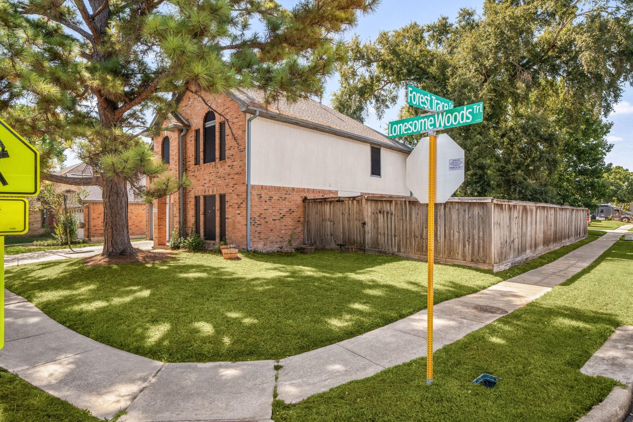 6923 Lonesome Woods Trail