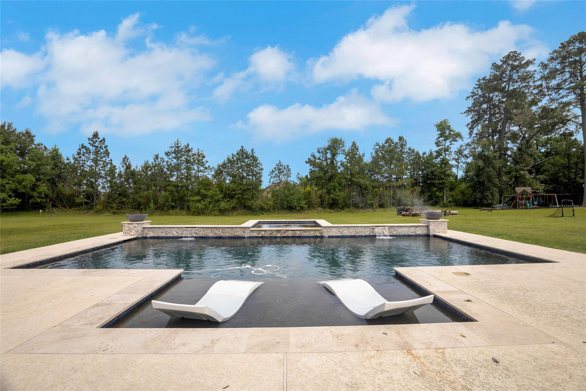 40498 Community Road