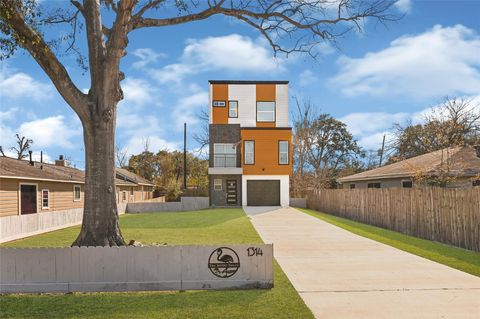 Photo of 1314 Avenue K, South Houston, TX 77587 (MLS # 18945548)