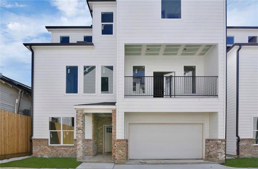 Photo of 207 Edgewood Street #B, Houston, TX 77011 (MLS # 95542305)