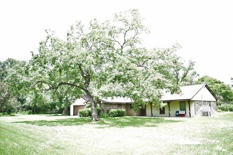 Photo of 1918 County Road 676, Dayton, TX 77535 (MLS # 56182023)