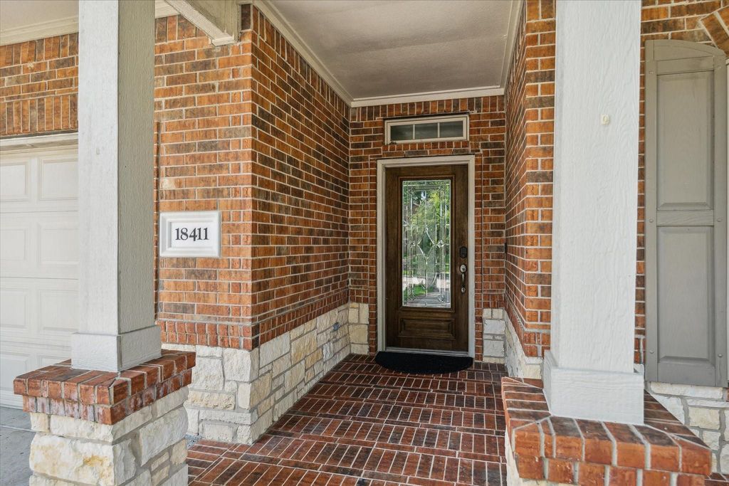 Photo of 18411 S Raven Shore Drive, Cypress, TX 77433 (MLS # 80718532)