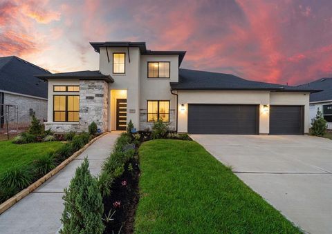 Photo of 10518 Harvest Oak Court, Missouri City, TX 77459 (MLS # 33807796)