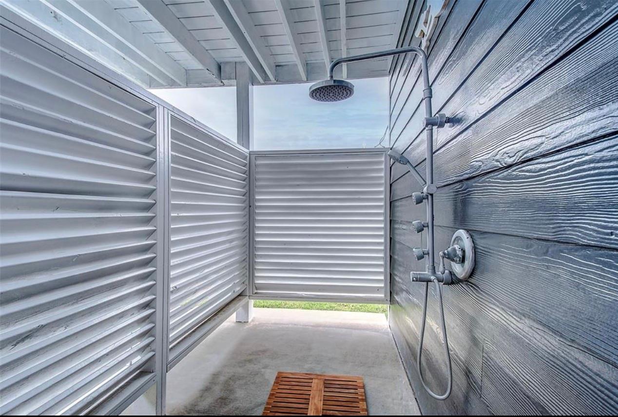 1256 E Canal Drive