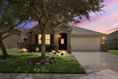 Photo of 24422 Myrtle Creek Falls, Tomball, TX 77375 (MLS # 63072646)