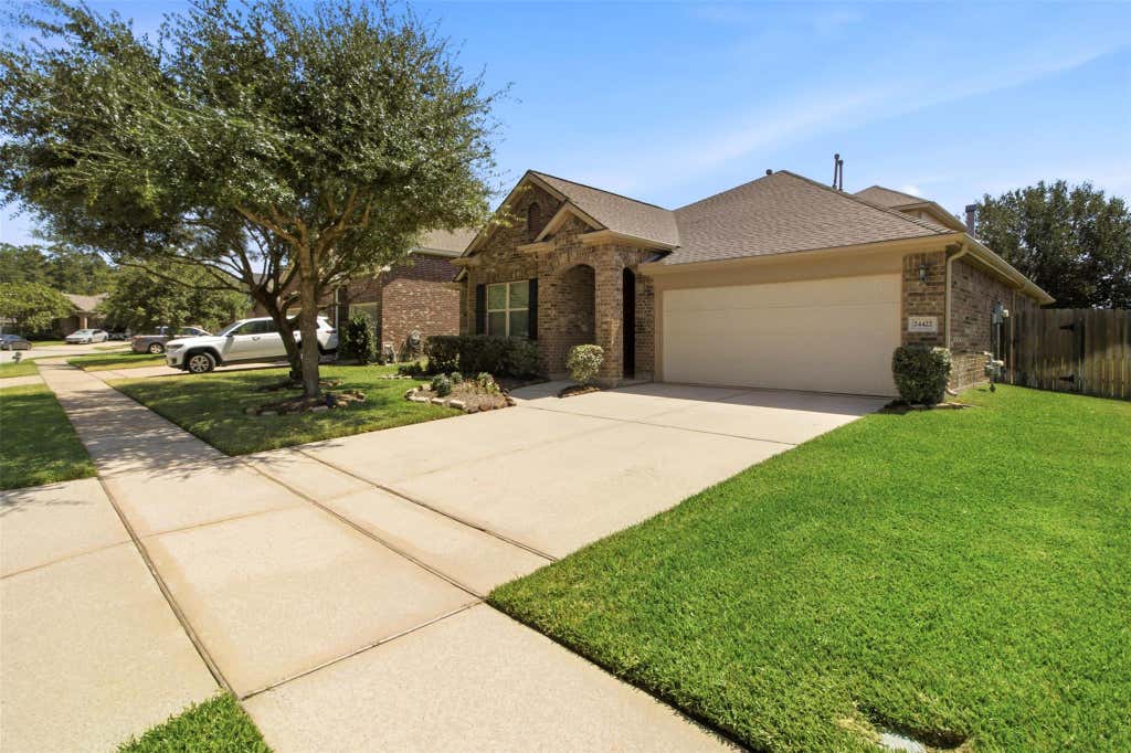 Photo of 24422 Myrtle Creek Falls, Tomball, TX 77375 (MLS # 63072646)