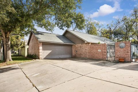 Photo of 900 Eagle Lake Road, Sealy, TX 77474 (MLS # 53589472)