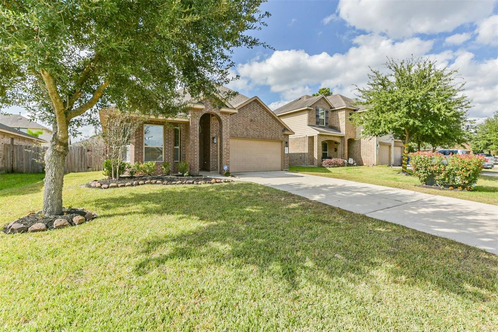 Photo of 21611 Champagne Drive W, Porter, TX 77365 (MLS # 82317063)