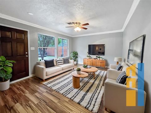 Photo of 6347 Limestone Street, Houston, TX 77092 (MLS # 42080276)