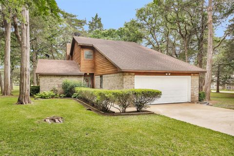 Photo of 105 Seminole Drive, New Ulm, TX 78950 (MLS # 15490965)