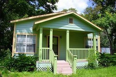 Photo of 7101 Wendemere Street, Houston, TX 77088 (MLS # 13949166)