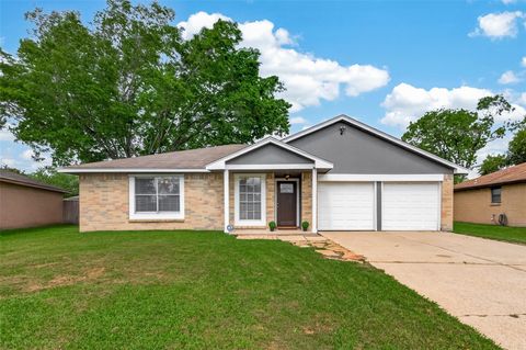 Photo of 7419 S Choctaw Street, Baytown, TX 77521 (MLS # 27521500)