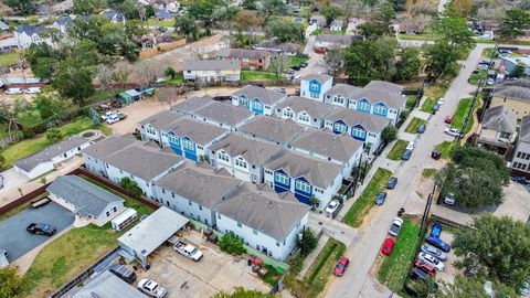Photo of 9448 Kerrwood Lane, Houston, TX 77080 (MLS # 14160090)