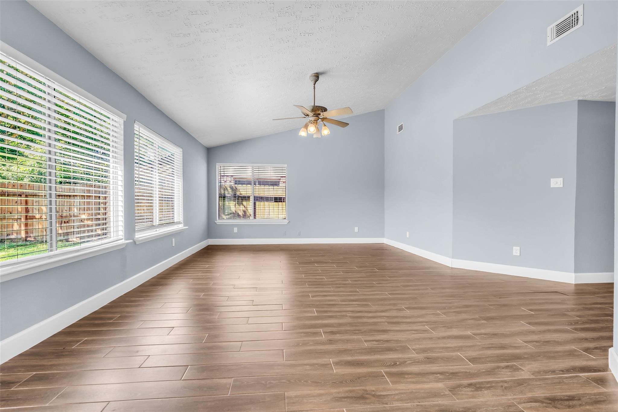 23819 Griffin House Lane