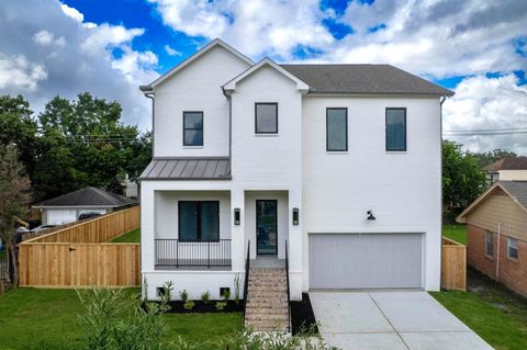 Photo of 4009 Newshire Drive, Houston, TX 77025 (MLS # 94145361)