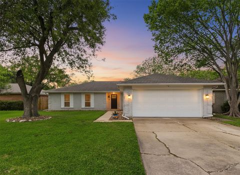 Photo of 2818 New England Court, Webster, TX 77598 (MLS # 82263131)