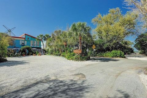 Photo of 114 5th Street, San Leon, TX 77539 (MLS # 69904735)