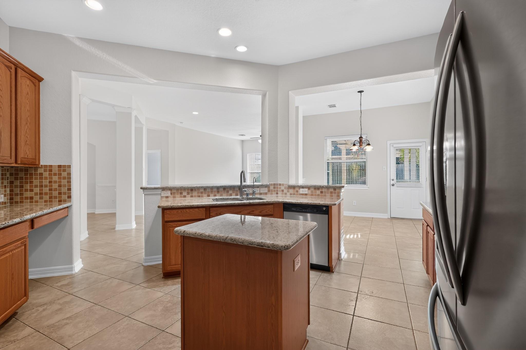 8807 Wenona Walk