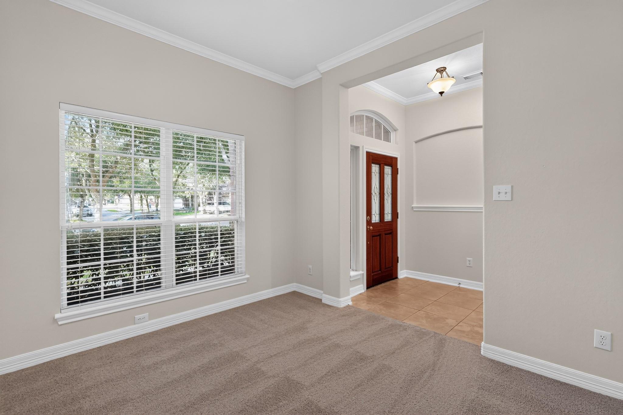 8807 Wenona Walk