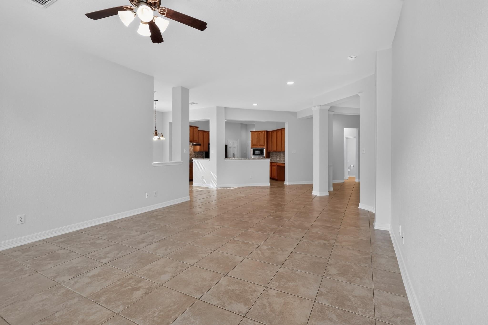 8807 Wenona Walk