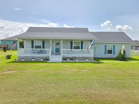 Photo of 657 Bayview Drive, Palacios, TX 77465 (MLS # 66313601)