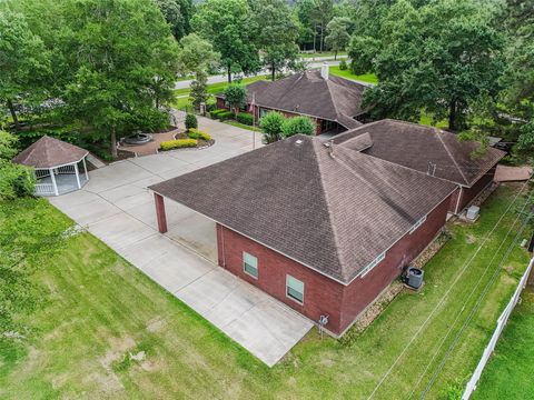 Photo of 700 Carriage Hills Boulevard, Conroe, TX 77384 (MLS # 43419289)