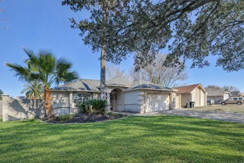 Photo of 7106 Feather Creek Drive, Houston, TX 77086 (MLS # 40083868)