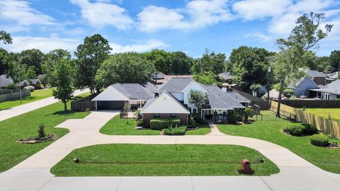 Photo of 12707 Fisher Drive, Mont Belvieu, TX 77523 (MLS # 35063332)