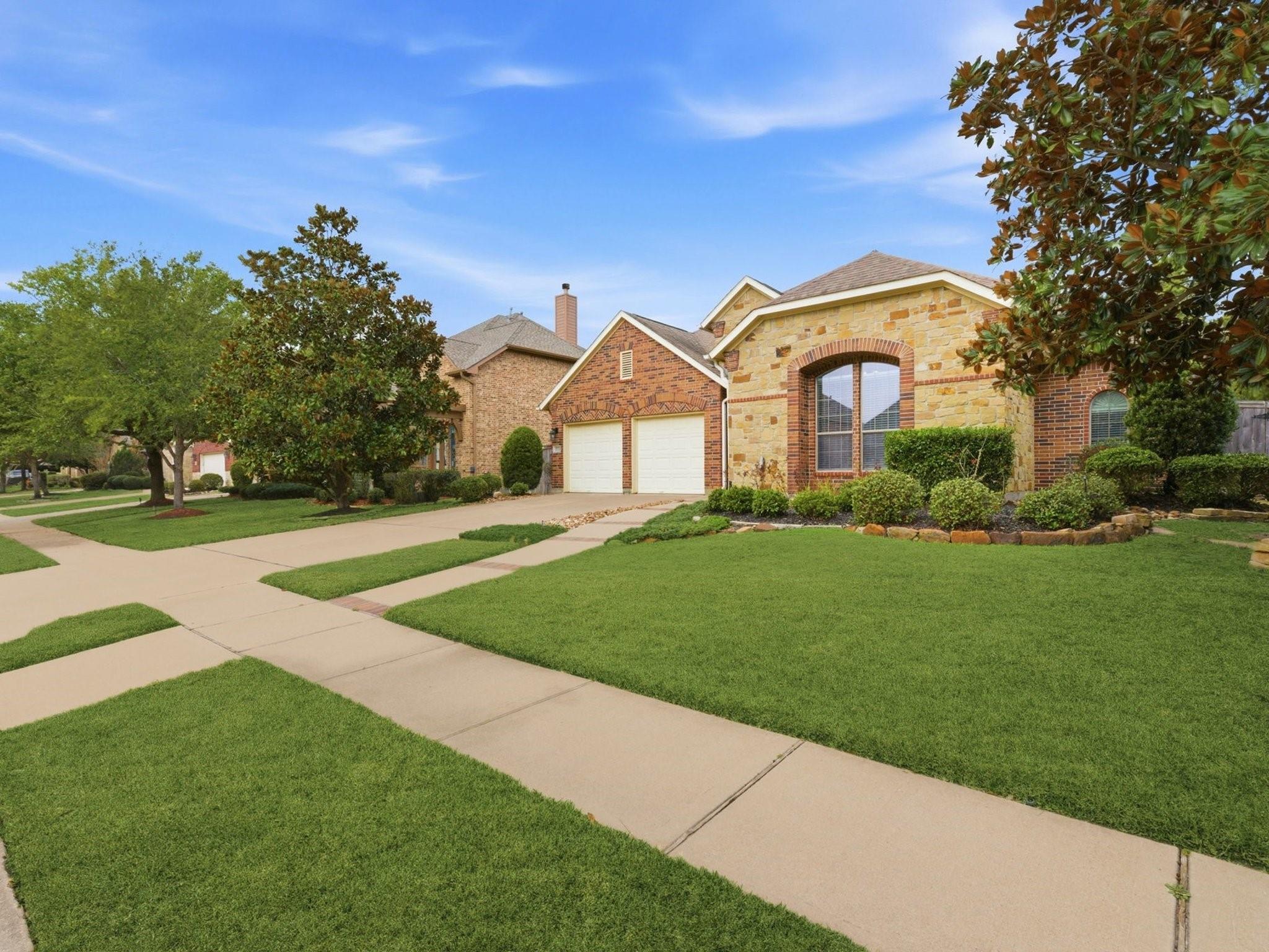 2710 King Point View Lane