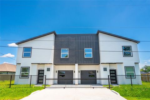 Photo of 6186 Eastland Street #A-B, Houston, TX 77028 (MLS # 24425253)