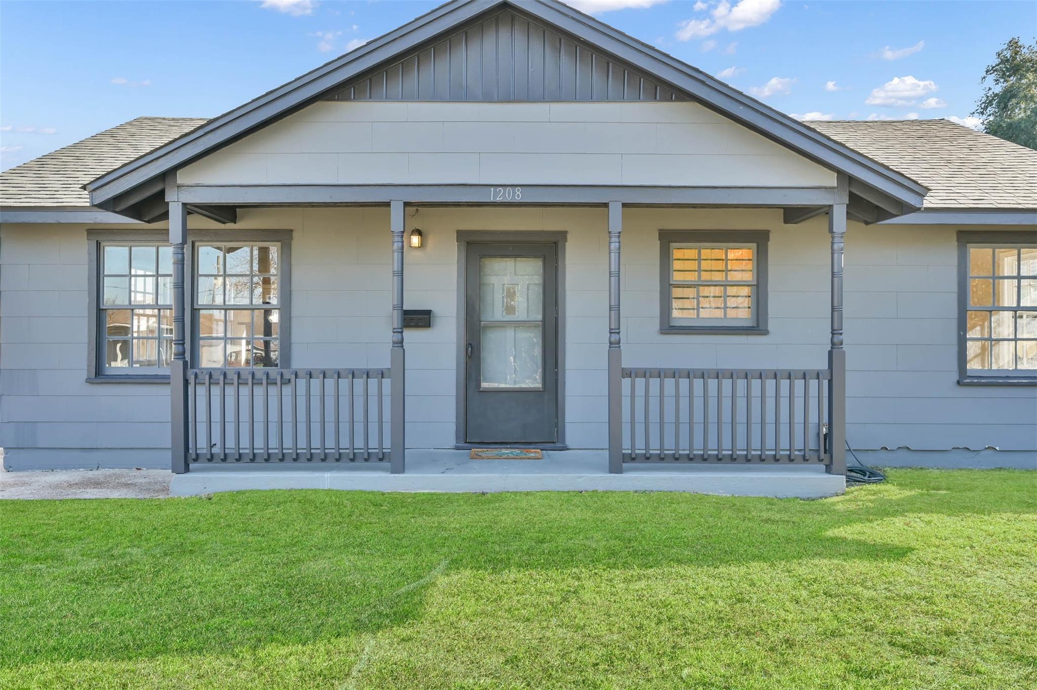 1208 Leggett Drive