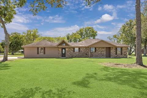 Photo of 6210 County Road 170, Alvin, TX 77511 (MLS # 10489494)