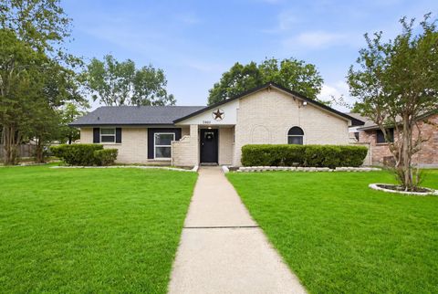 Photo of 7603 Vernwood Street, Houston, TX 77040 (MLS # 14513673)
