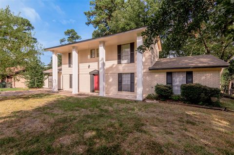 Photo of 2712 Chimney Rock Road, Huntsville, TX 77320 (MLS # 9842637) Photo of 2712 Chimney Rock Road, Huntsville, TX 77320 (MLS # 9842637)