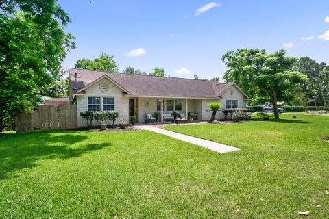 Homes For Sale - 207 W Centre Street<br/> Brazoria County, Brazoria, TX 77422