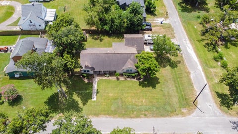 Homes For Sale - 207 W Centre Street<br/> Brazoria, TX 77422