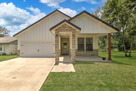 Photo of 502 S Carroll Street, La Porte, TX 77571 (MLS # 87806540)