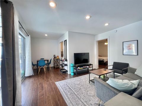 Photo of 412 Pacific Street #12E, Houston, TX 77006 (MLS # 25008138)