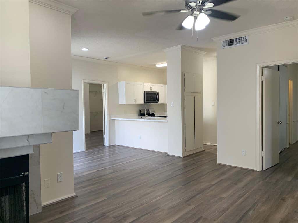 Photo of 2710 Grants Lake Boulevard #B4, Sugar Land, TX 77479 (MLS # 10531484)