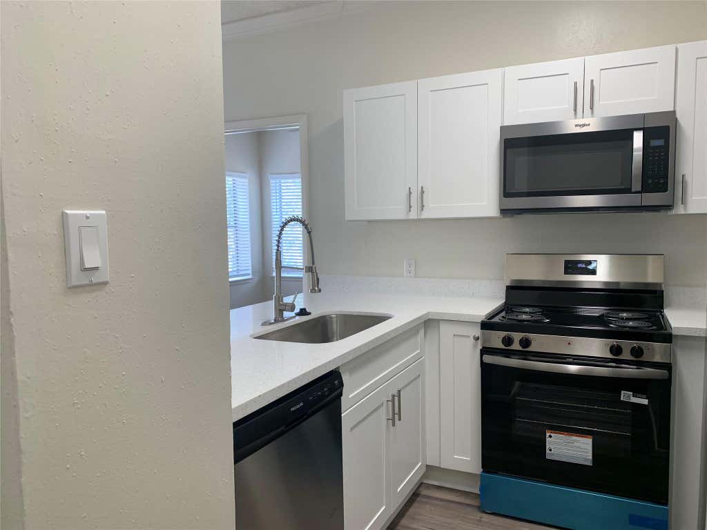 Photo of 2710 Grants Lake Boulevard #B4, Sugar Land, TX 77479 (MLS # 10531484)