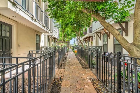 Photo of 3223 Maxroy Street, Houston, TX 77008 (MLS # 73272831)