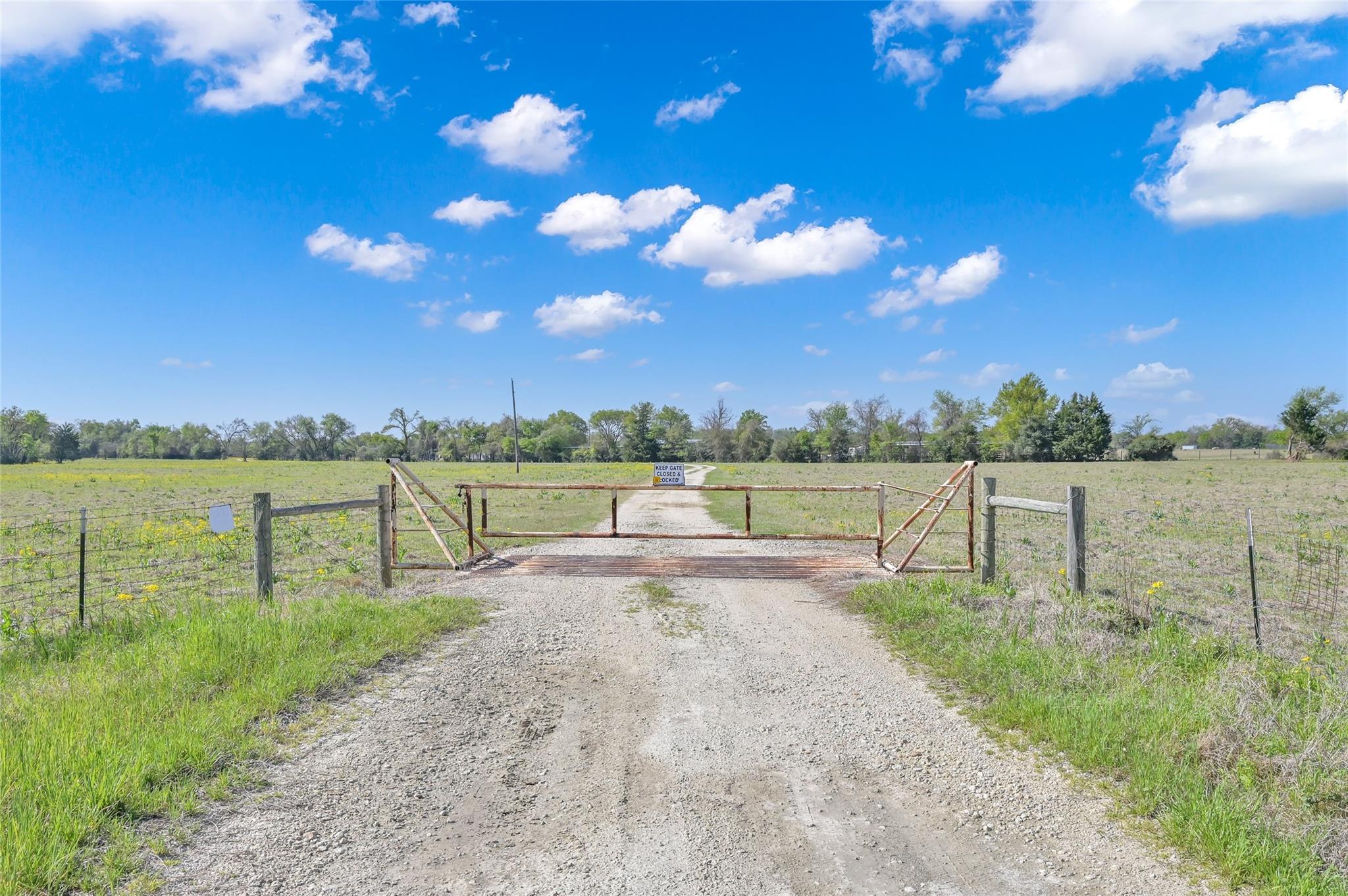1111 S Hickory Loop