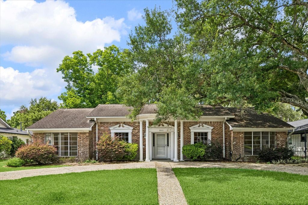 Photo of 8015 Burning Hills Drive, Houston, TX 77071 (MLS # 20553590)